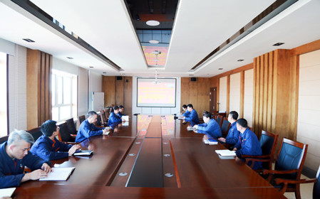 標題：華德牧草公司召開深入貫徹中央八項規(guī)定精神學(xué)習(xí)教育動員部署會暨2025年全面從嚴治黨工作會議
瀏覽次數(shù)：2013
發(fā)表時間：2025-04-07